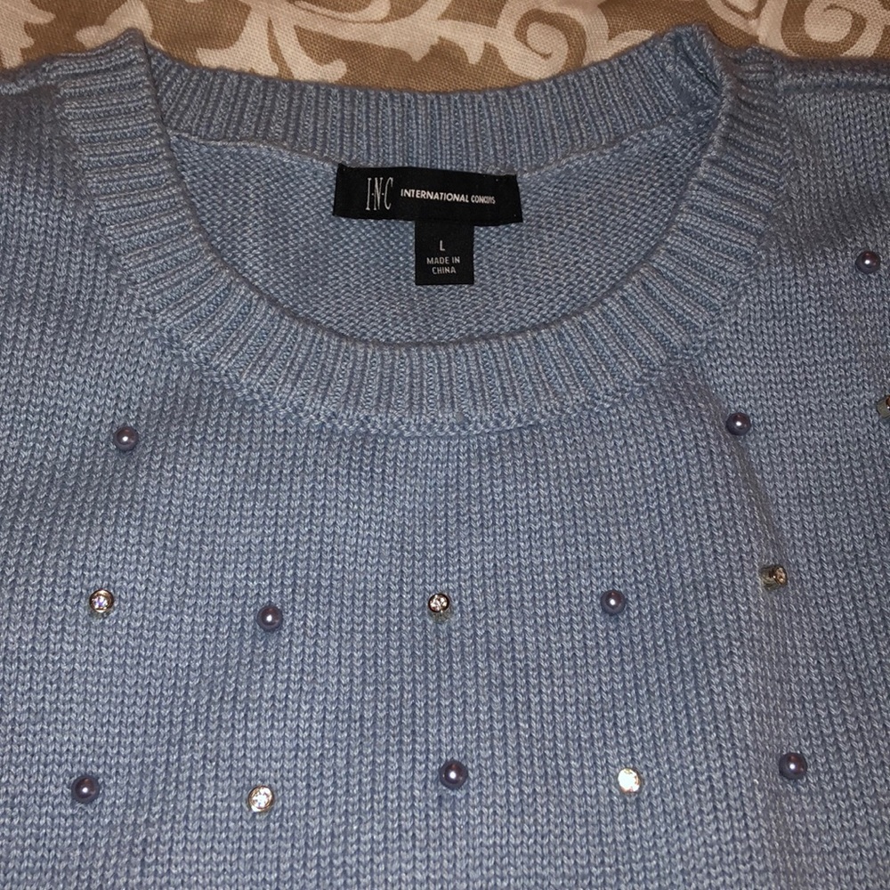 Sweater - Picture 3 of 4